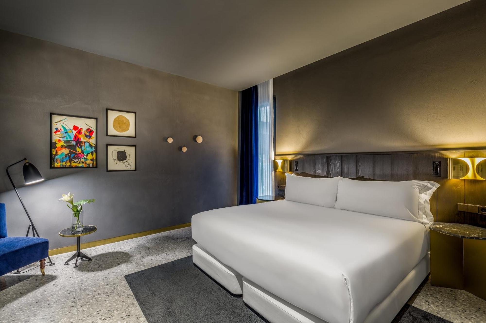 Basic Interior Double Room
